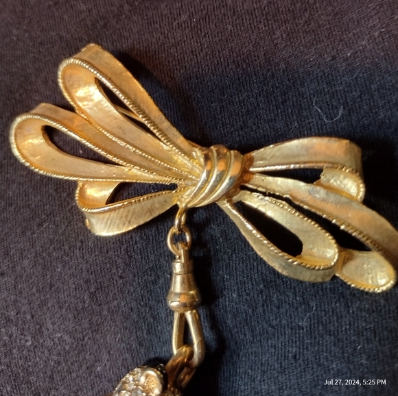 Swarovski Crystal panda bear with ball - Picture 3 of 8